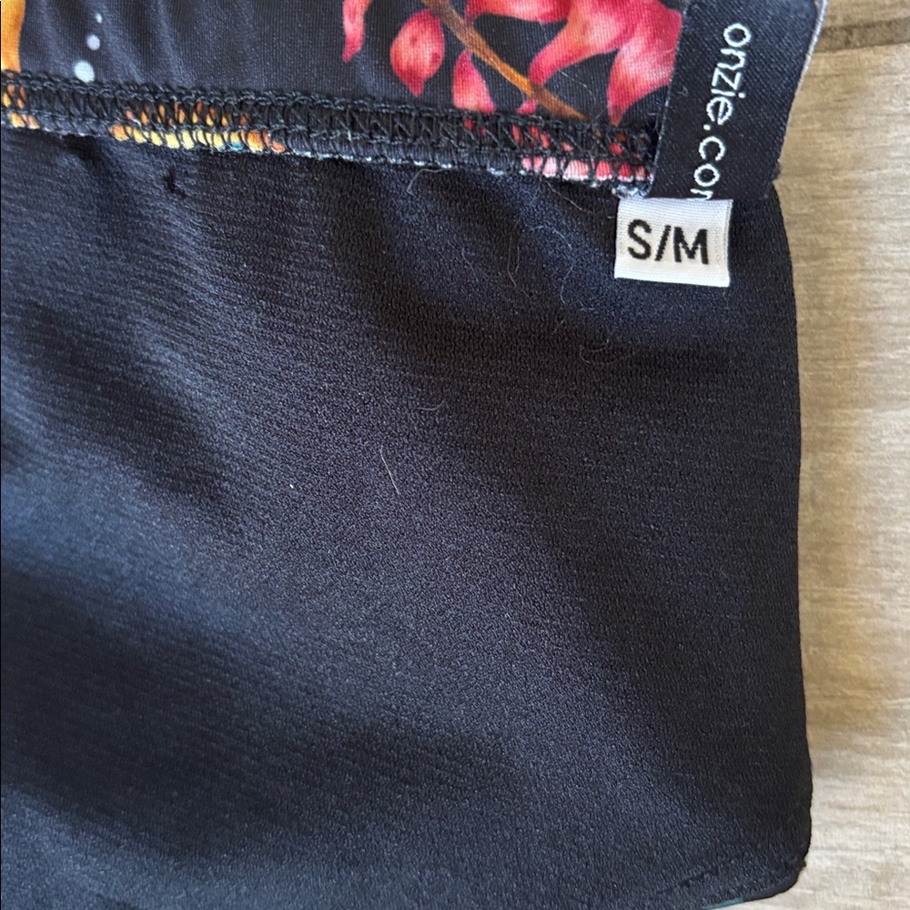 Onzie Black Floral Crisscross Sports Bra S/M - Picture 4 of 4